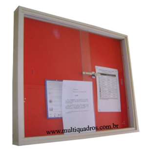 Quadro de Feltro com Moldura de Alumínio e Porta de Vidro de Correr